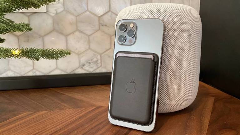 iphone-13-yeni-bir-sorun-kesfedildi-magsafe-calismiyor.jpg